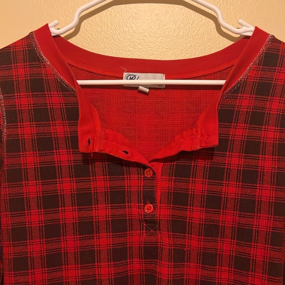 M Red/Black Blouse Silver Thread around Hems Round Neck Long Sleeves - Picture 6 of 12